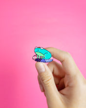 Load image into Gallery viewer, Frog (omnisexual / omni) — enamel pin