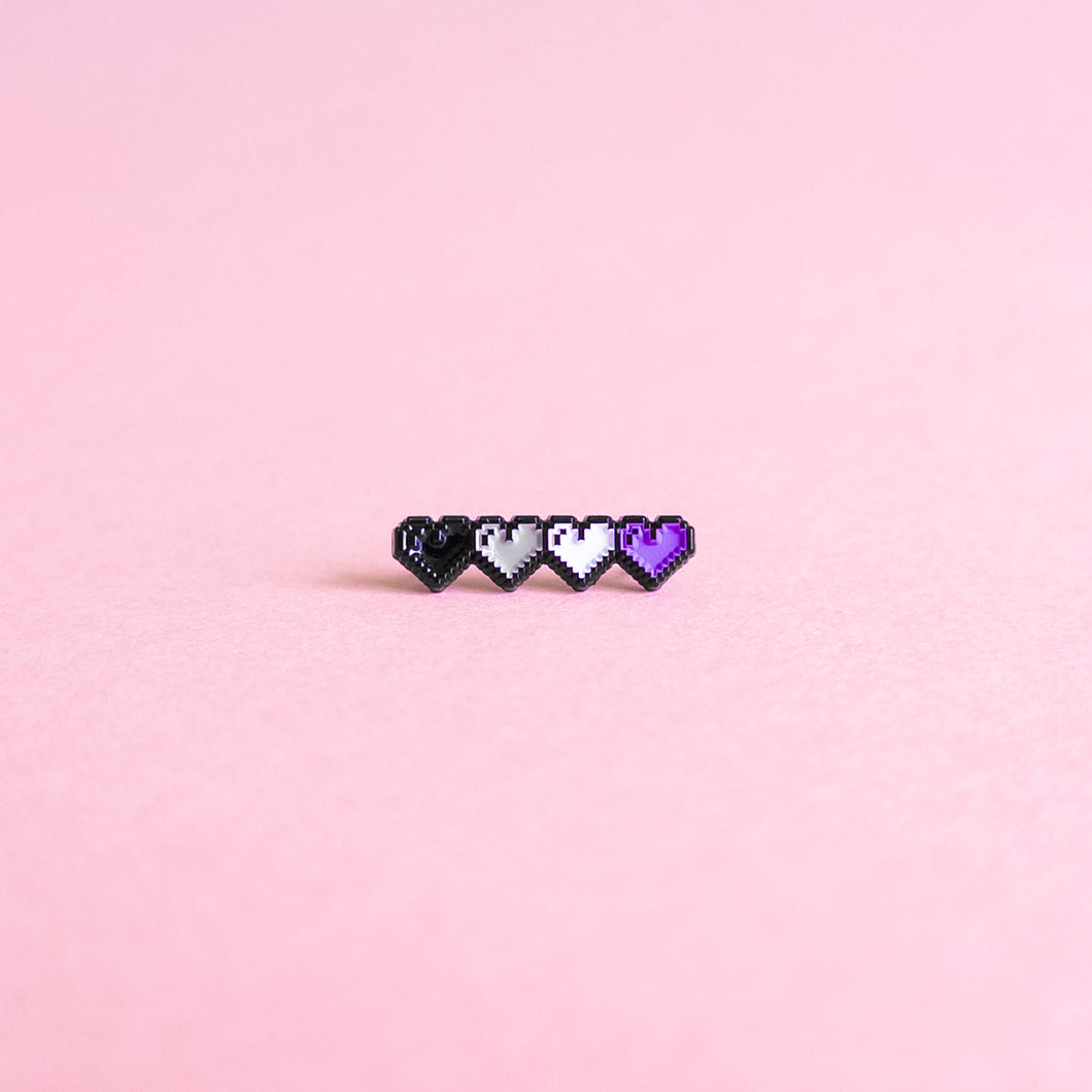 Pixel hearts (asexual) — enamel pin