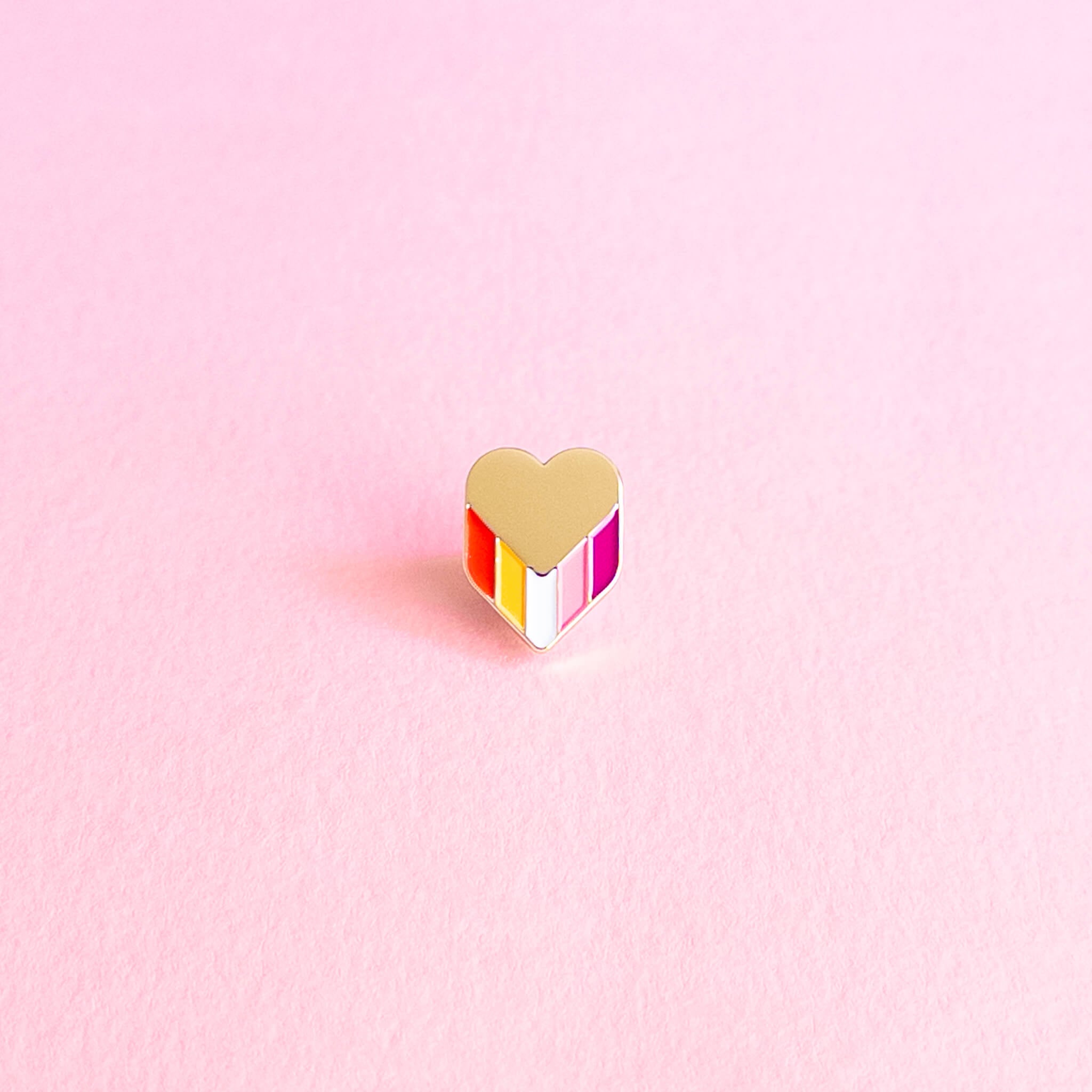 Golden Heart (lesbian)— enamel pin