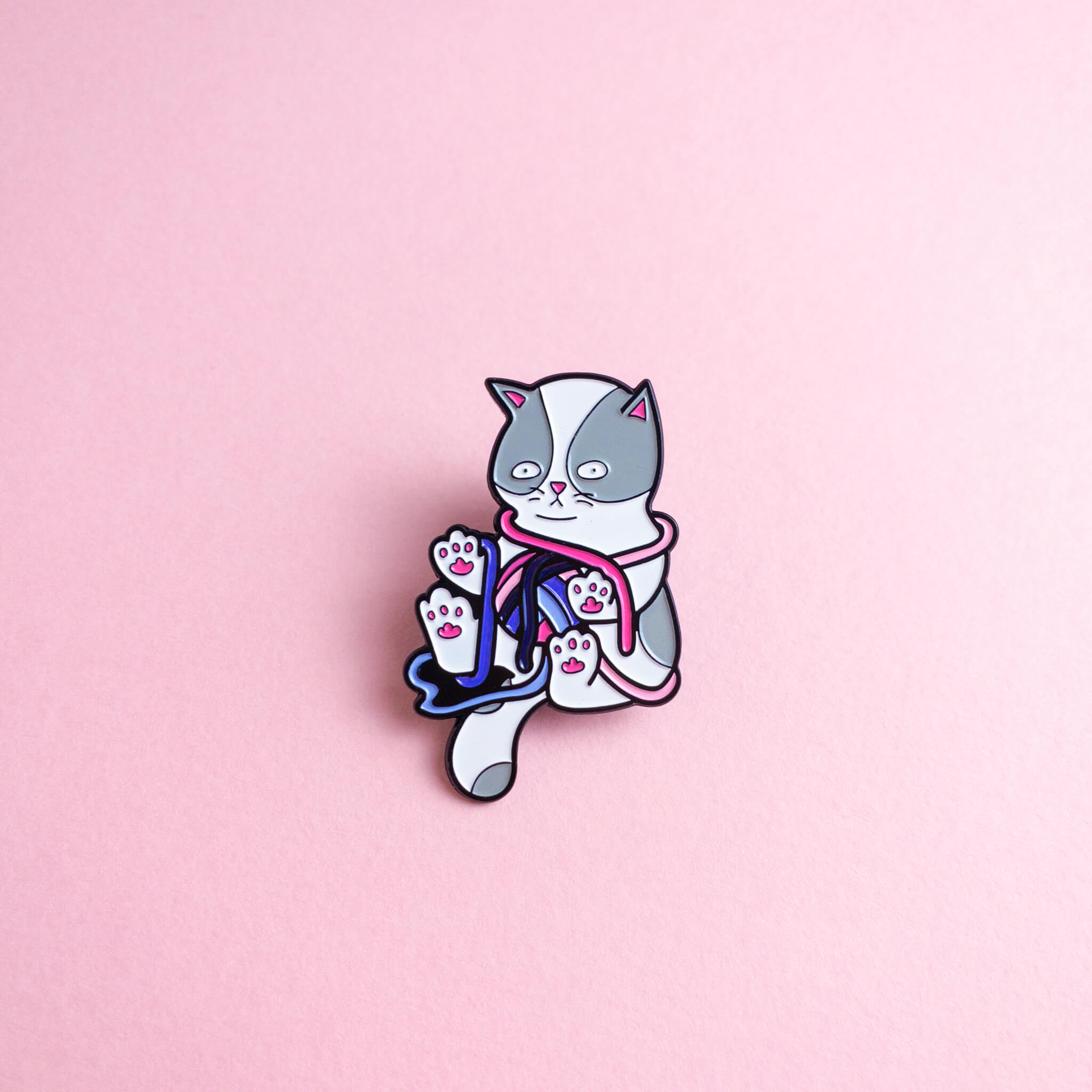 Kitten (omnisexual / omni) — enamel pin