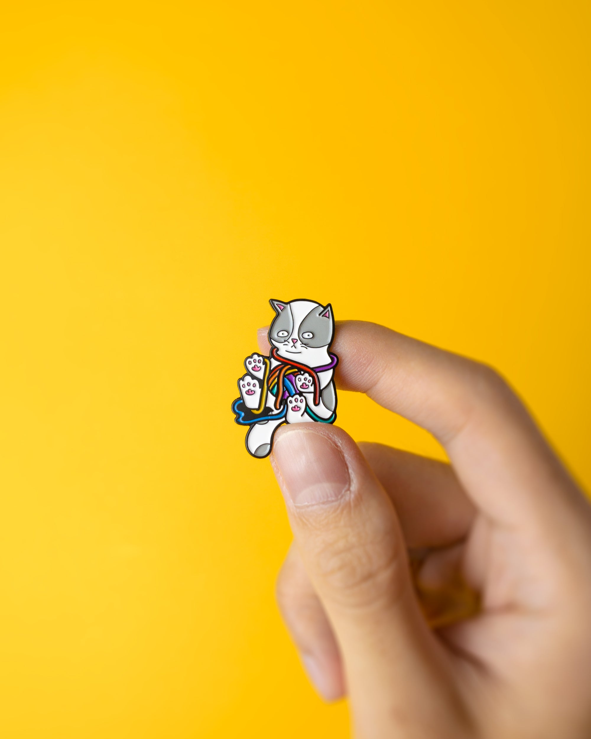 Kitten (rainbow) — enamel pin